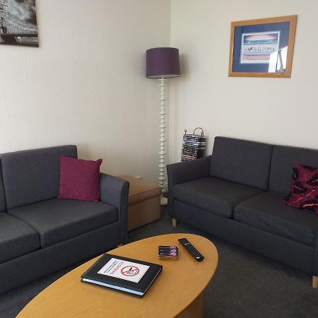 Apartamento Cricket Stadium View Scarborough Exterior foto