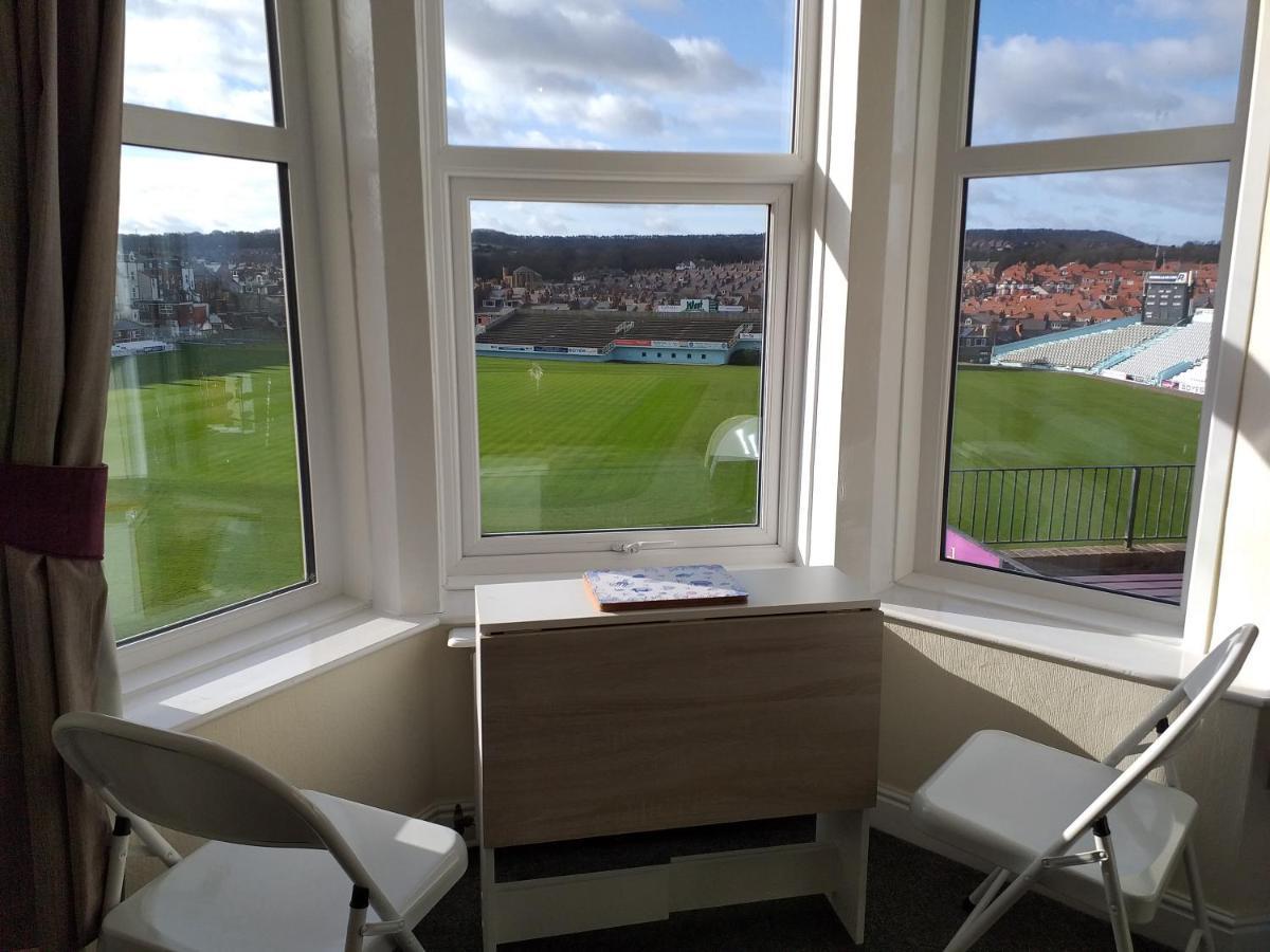 Apartamento Cricket Stadium View Scarborough Exterior foto